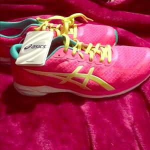 Hyper rocket girl XC  Asics Size 8